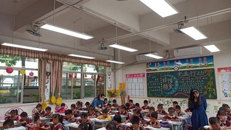 线条灯：工装照明中的“隐形”主角**