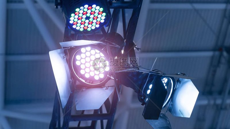 LED灯带安装教程：图解步骤与注意事项